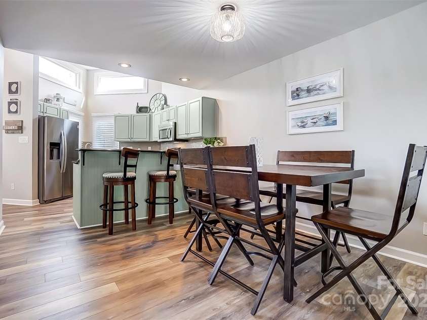 14021 Queens Harbor Road, Charlotte, NC 28278.  MLS# CAR4222497, YatesRealty ID 12458. 