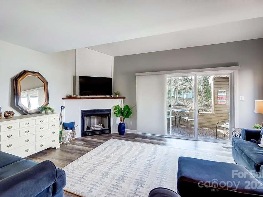 14021 Queens Harbor Road, Charlotte, NC 28278.  MLS# CAR4222497, YatesRealty ID 12458. 
