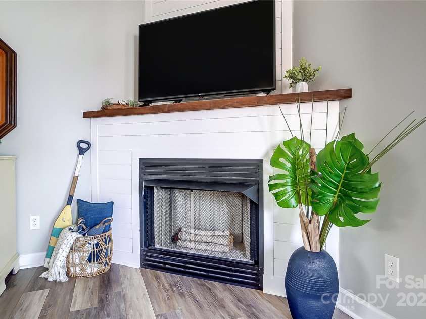 14021 Queens Harbor Road, Charlotte, NC 28278.  MLS# CAR4222497, YatesRealty ID 12458. 