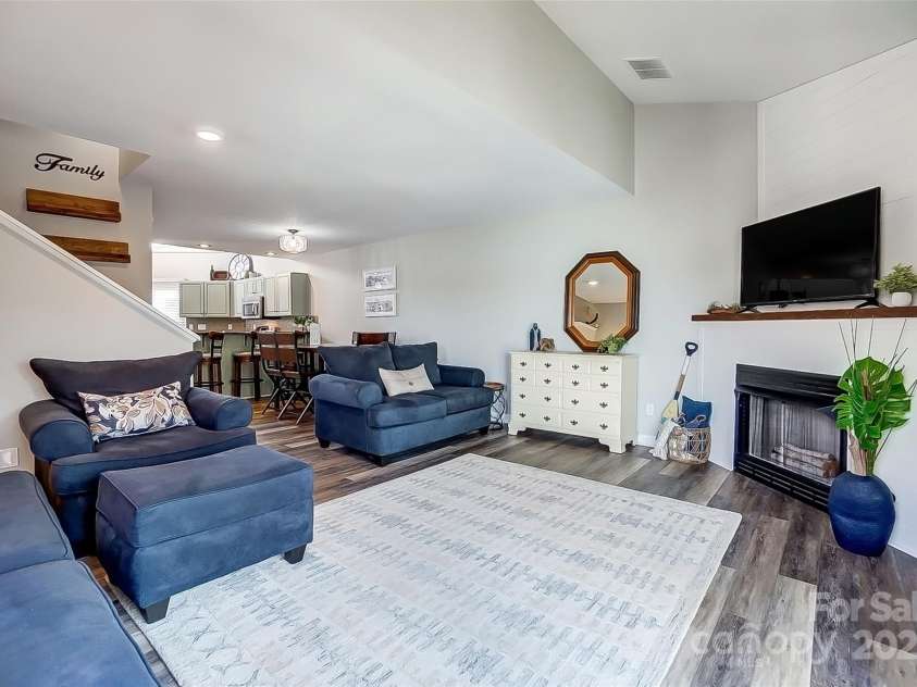 14021 Queens Harbor Road, Charlotte, NC 28278.  MLS# CAR4222497, YatesRealty ID 12458. 