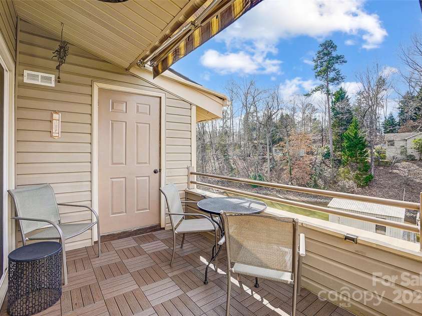 14021 Queens Harbor Road, Charlotte, NC 28278.  MLS# CAR4222497, YatesRealty ID 12458. 