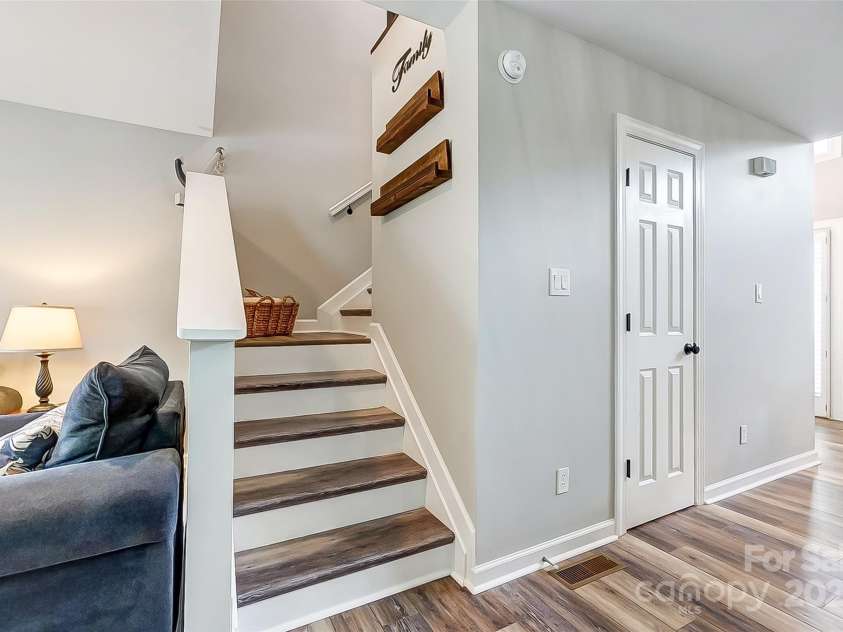 14021 Queens Harbor Road, Charlotte, NC 28278.  MLS# CAR4222497, YatesRealty ID 12458. 