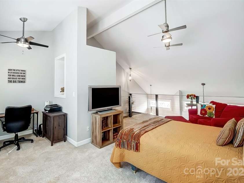 14021 Queens Harbor Road, Charlotte, NC 28278.  MLS# CAR4222497, YatesRealty ID 12458. 