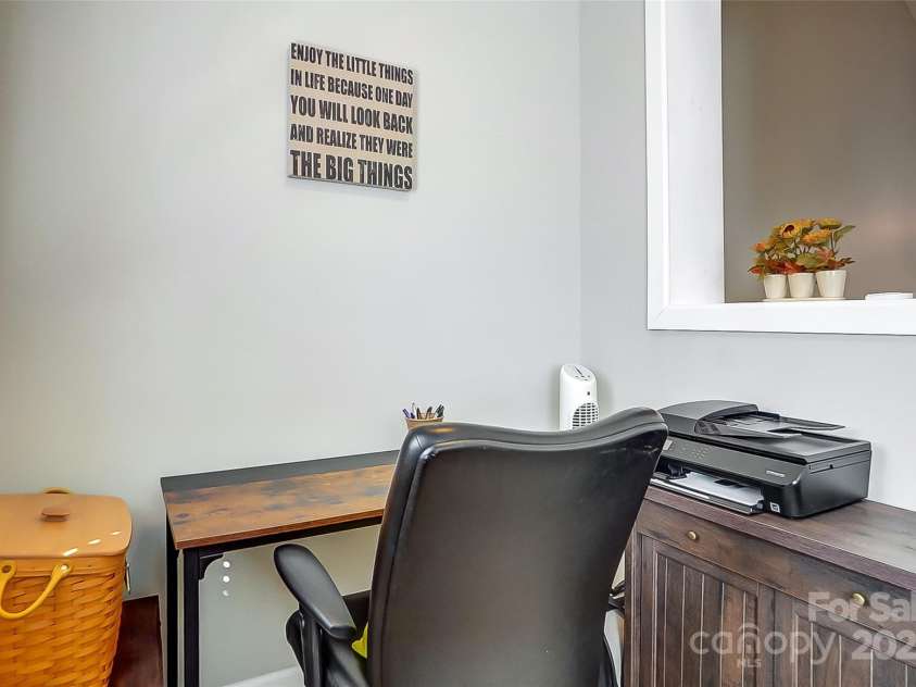 14021 Queens Harbor Road, Charlotte, NC 28278.  MLS# CAR4222497, YatesRealty ID 12458. 
