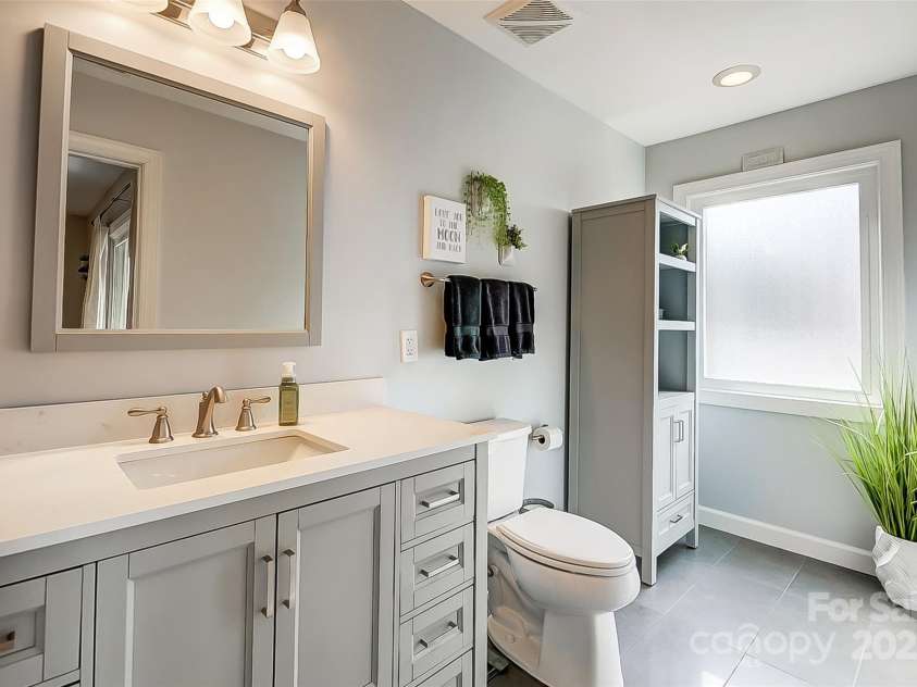 14021 Queens Harbor Road, Charlotte, NC 28278.  MLS# CAR4222497, YatesRealty ID 12458. 