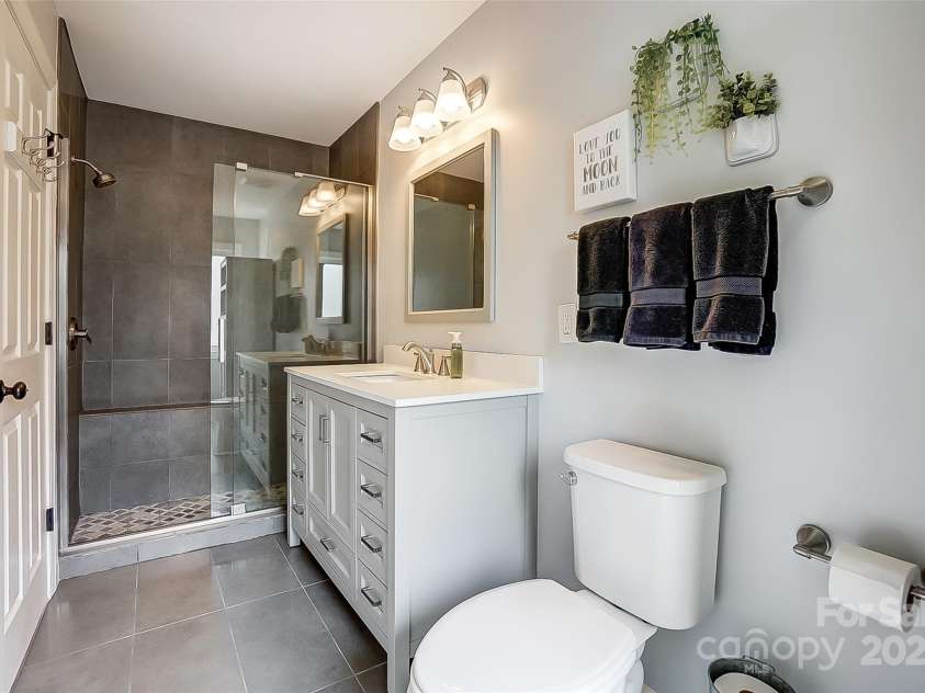 14021 Queens Harbor Road, Charlotte, NC 28278.  MLS# CAR4222497, YatesRealty ID 12458. 