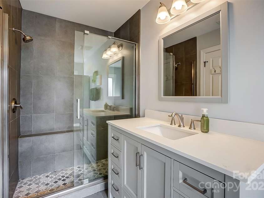 14021 Queens Harbor Road, Charlotte, NC 28278.  MLS# CAR4222497, YatesRealty ID 12458. 