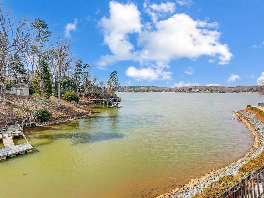 14021 Queens Harbor Road, Charlotte, NC 28278.  MLS# CAR4222497, YatesRealty ID 12458. 