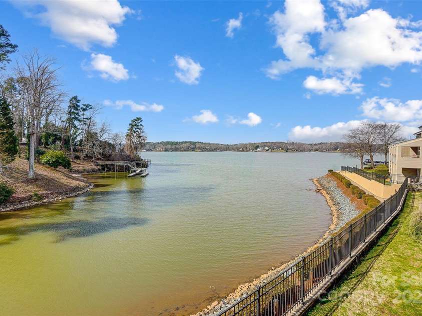 14021 Queens Harbor Road, Charlotte, NC 28278.  MLS# CAR4222497, YatesRealty ID 12458. 