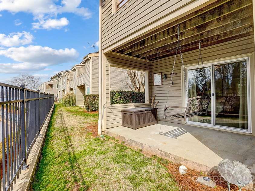 14021 Queens Harbor Road, Charlotte, NC 28278.  MLS# CAR4222497, YatesRealty ID 12458. 