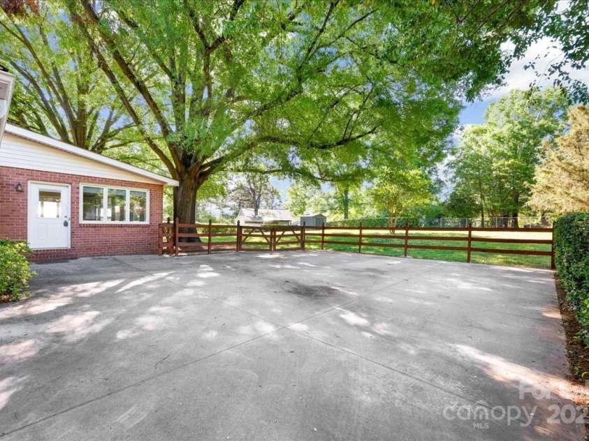 415 Princeton Drive, Salisbury, NC 28144.  MLS# CAR4252075, YatesRealty ID 12459. 