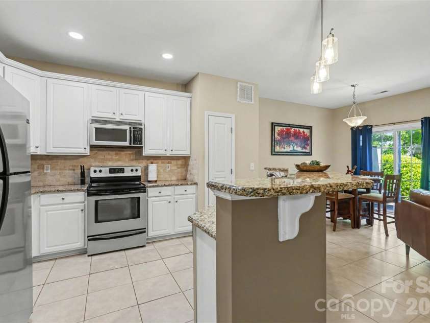 8418 Chaceview Court, Charlotte, NC 28269.  MLS# CAR4368369, YatesRealty ID 12459. 