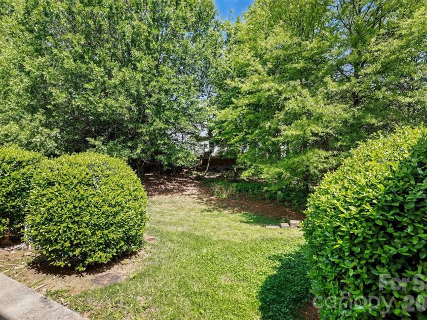 8418 Chaceview Court, Charlotte, NC 28269.  MLS# CAR4368369, YatesRealty ID 12459. 