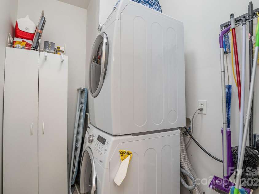 556 Peaceful Creek Drive, York, SC 29745.  MLS# CAR4156865, YatesRealty ID 1246. Laundry on main