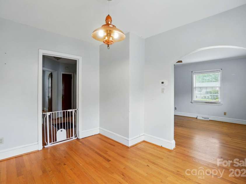 604 Meadowbrook Road, Kings Mountain, NC 28086.  MLS# CAR4255699, YatesRealty ID 12460. 