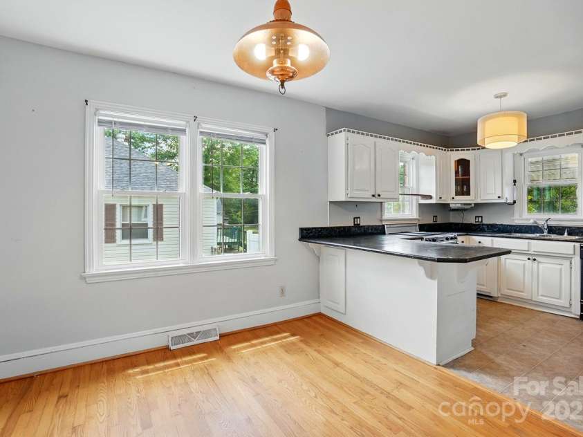 604 Meadowbrook Road, Kings Mountain, NC 28086.  MLS# CAR4255699, YatesRealty ID 12460. 