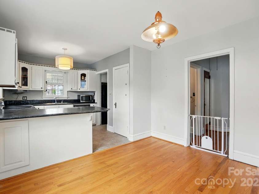 604 Meadowbrook Road, Kings Mountain, NC 28086.  MLS# CAR4255699, YatesRealty ID 12460. 