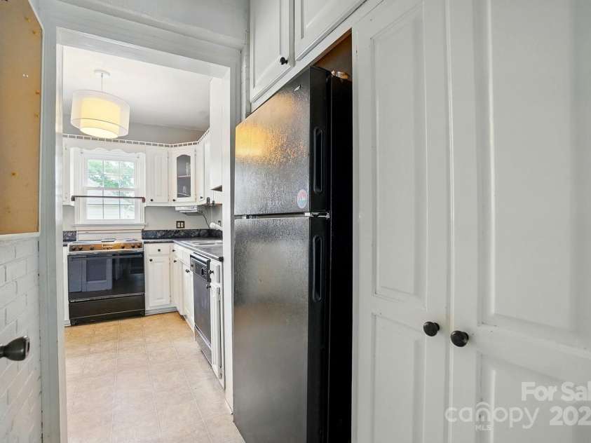 604 Meadowbrook Road, Kings Mountain, NC 28086.  MLS# CAR4255699, YatesRealty ID 12460. 