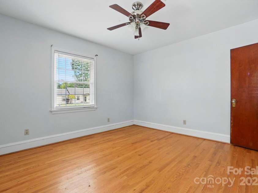 604 Meadowbrook Road, Kings Mountain, NC 28086.  MLS# CAR4255699, YatesRealty ID 12460. 