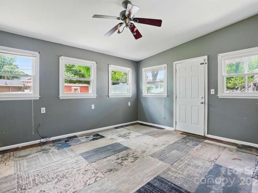 604 Meadowbrook Road, Kings Mountain, NC 28086.  MLS# CAR4255699, YatesRealty ID 12460. 