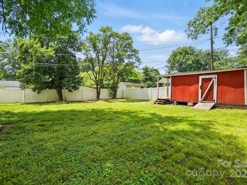 604 Meadowbrook Road, Kings Mountain, NC 28086.  MLS# CAR4255699, YatesRealty ID 12460. 