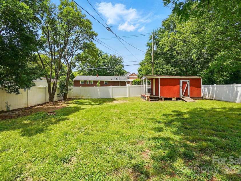 604 Meadowbrook Road, Kings Mountain, NC 28086.  MLS# CAR4255699, YatesRealty ID 12460. 