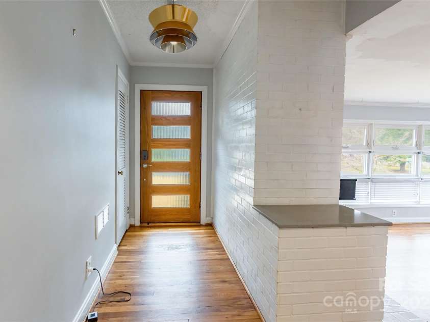 1166 Montford Drive, Charlotte, NC 28209.  MLS# CAR4193255, YatesRealty ID 12462. 
