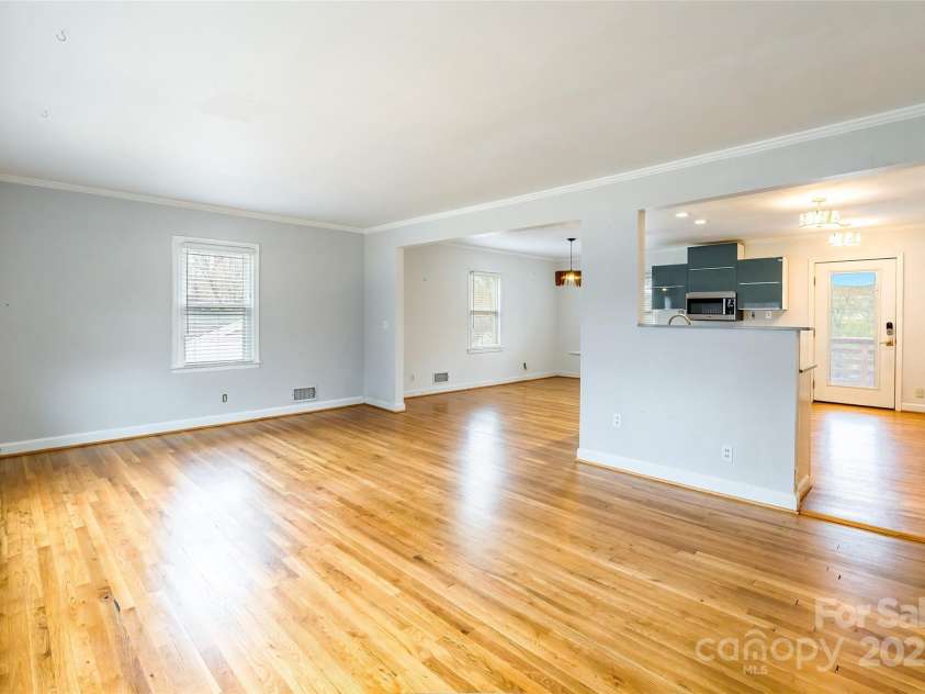 1166 Montford Drive, Charlotte, NC 28209.  MLS# CAR4193255, YatesRealty ID 12462. 
