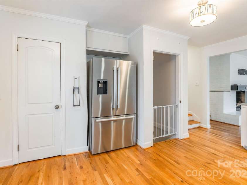 1166 Montford Drive, Charlotte, NC 28209.  MLS# CAR4193255, YatesRealty ID 12462. 
