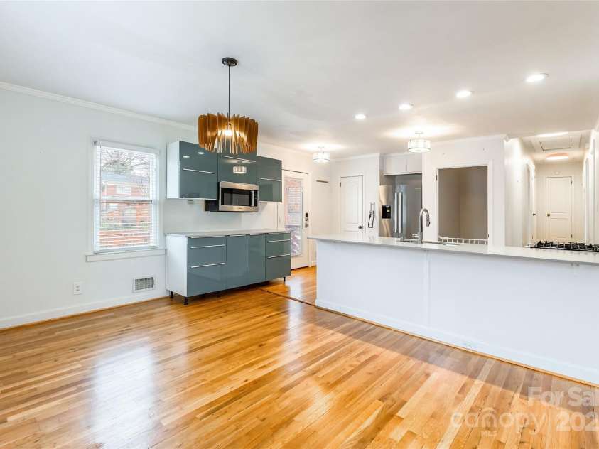 1166 Montford Drive, Charlotte, NC 28209.  MLS# CAR4193255, YatesRealty ID 12462. 