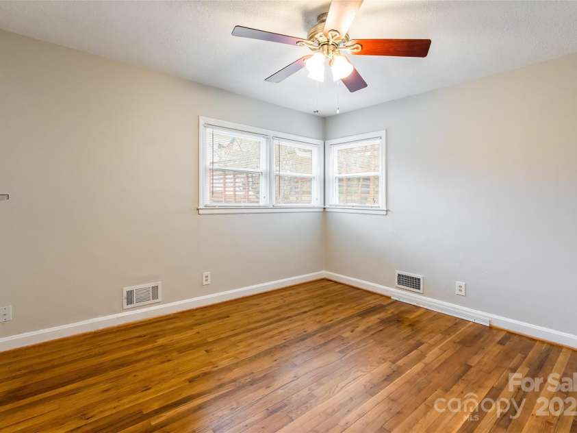1166 Montford Drive, Charlotte, NC 28209.  MLS# CAR4193255, YatesRealty ID 12462. 