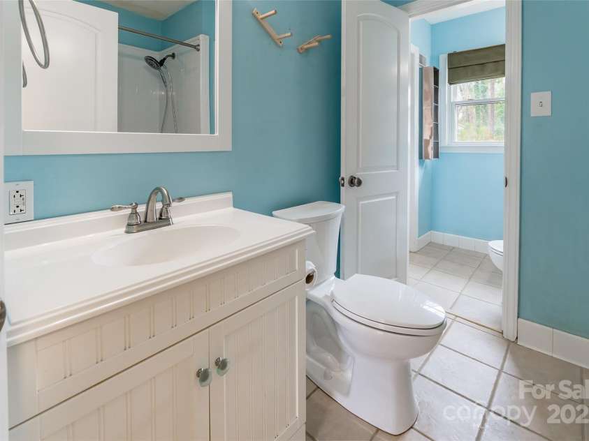 1166 Montford Drive, Charlotte, NC 28209.  MLS# CAR4193255, YatesRealty ID 12462. 