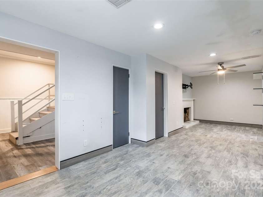 1166 Montford Drive, Charlotte, NC 28209.  MLS# CAR4193255, YatesRealty ID 12462. 