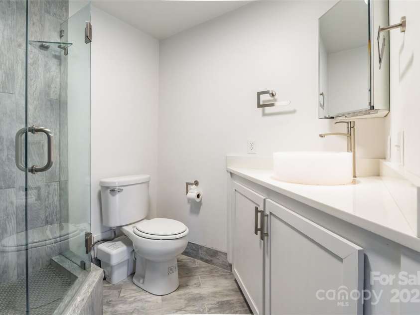 1166 Montford Drive, Charlotte, NC 28209.  MLS# CAR4193255, YatesRealty ID 12462. 