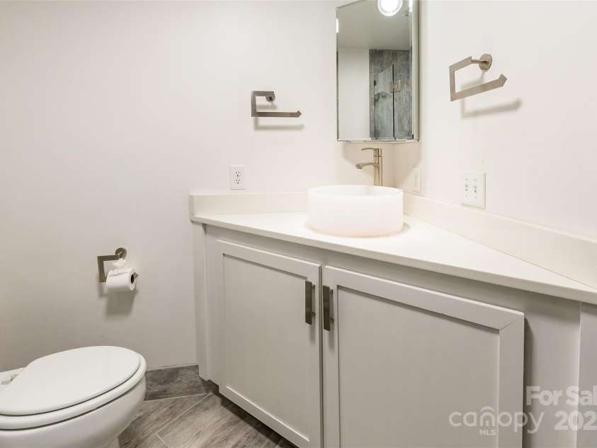 1166 Montford Drive, Charlotte, NC 28209.  MLS# CAR4193255, YatesRealty ID 12462. 