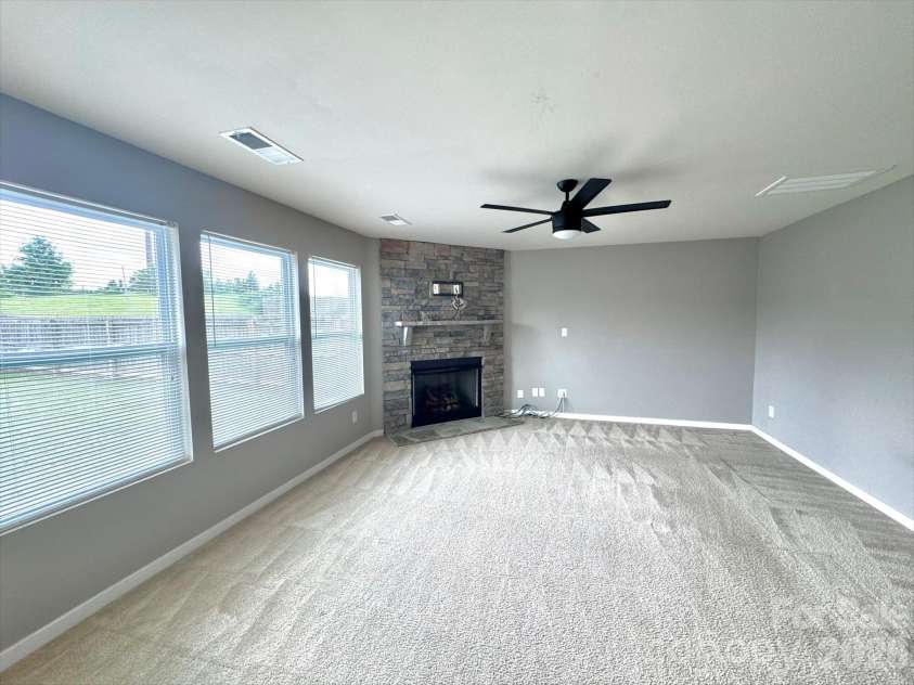 4620 Gibbons Link Road, Charlotte, NC 28269.  MLS# CAR4365740, YatesRealty ID 12463. 