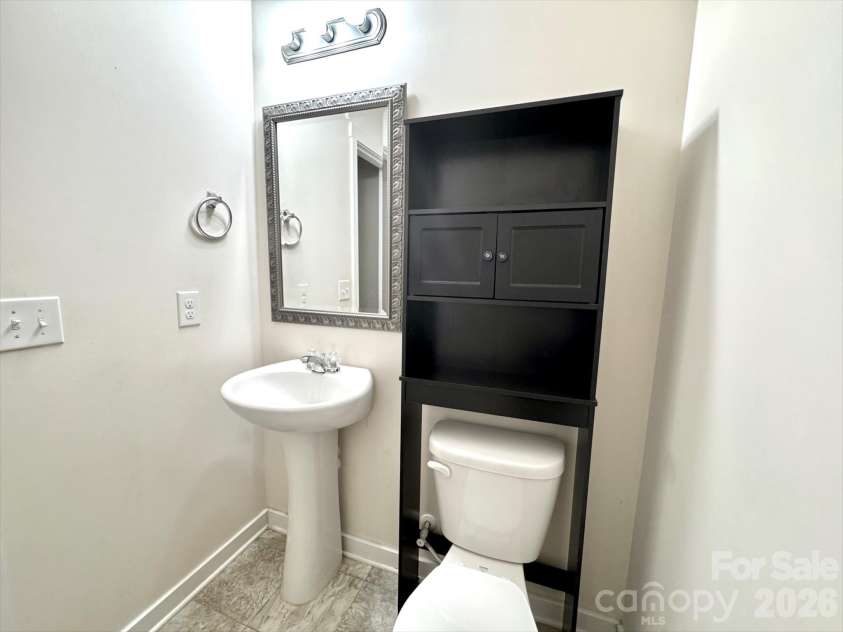 4620 Gibbons Link Road, Charlotte, NC 28269.  MLS# CAR4365740, YatesRealty ID 12463. 