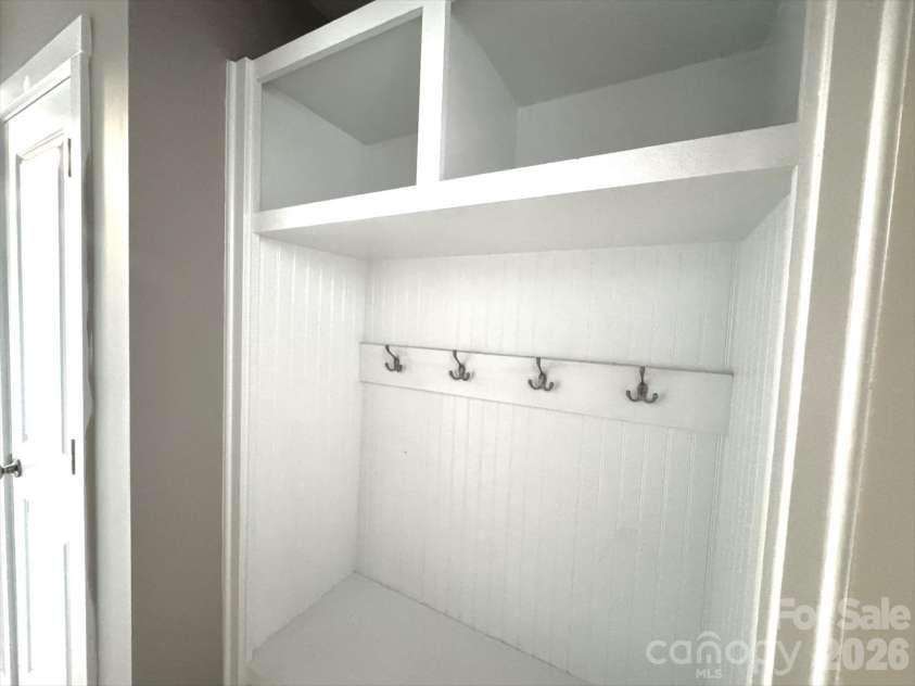 4620 Gibbons Link Road, Charlotte, NC 28269.  MLS# CAR4365740, YatesRealty ID 12463. 