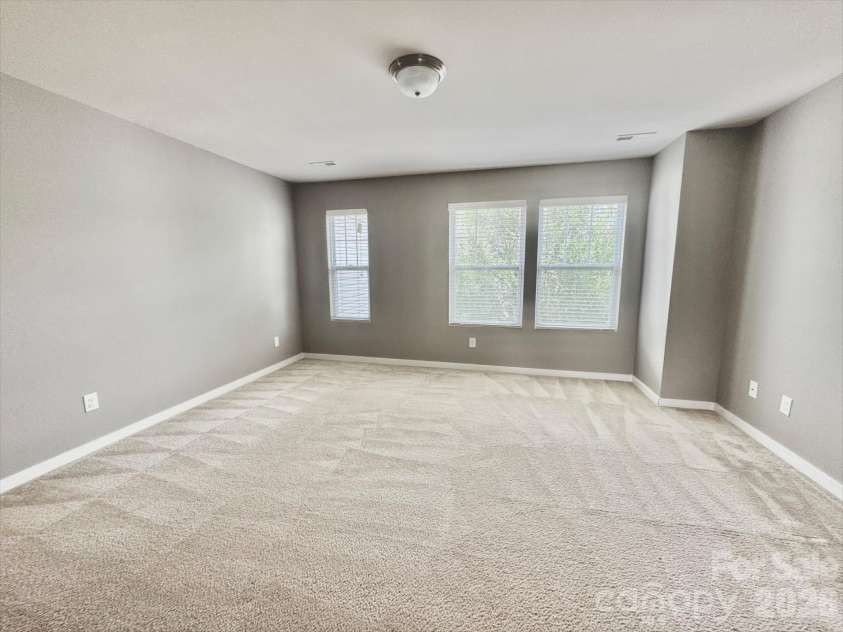 4620 Gibbons Link Road, Charlotte, NC 28269.  MLS# CAR4365740, YatesRealty ID 12463. 