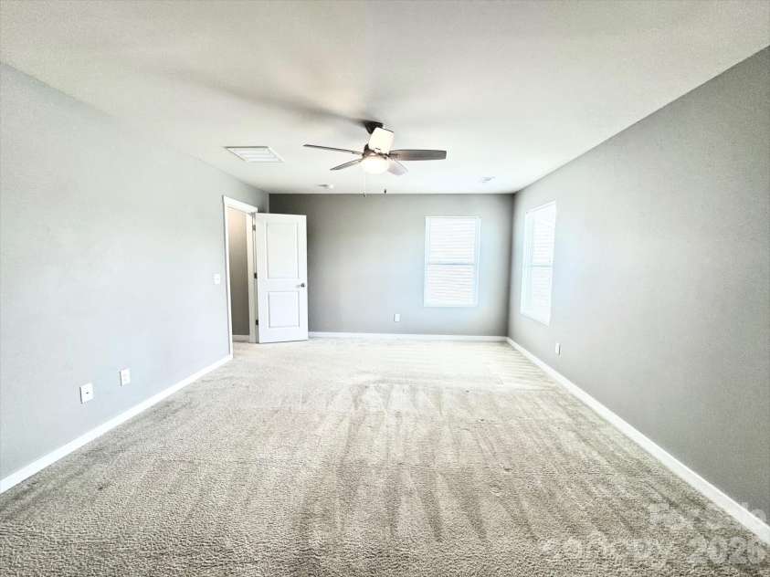 4620 Gibbons Link Road, Charlotte, NC 28269.  MLS# CAR4365740, YatesRealty ID 12463. 
