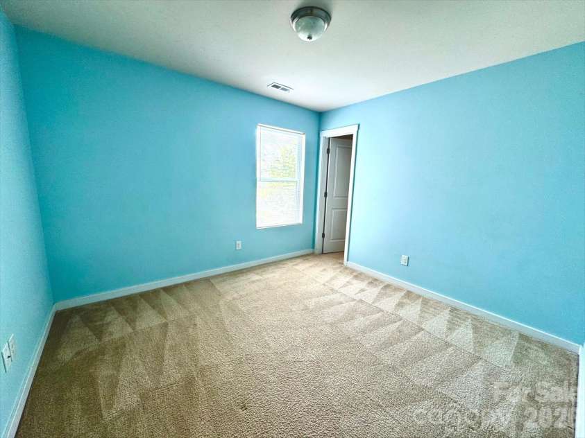4620 Gibbons Link Road, Charlotte, NC 28269.  MLS# CAR4365740, YatesRealty ID 12463. 