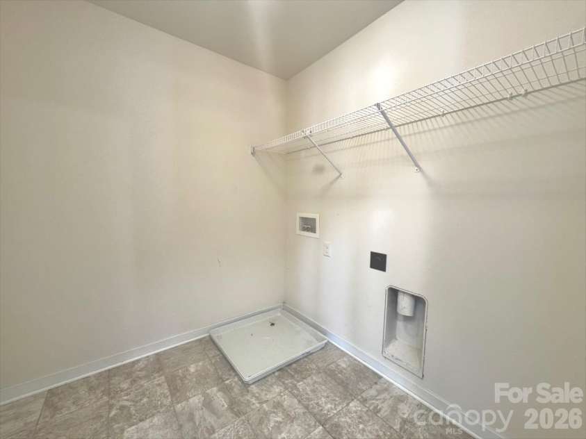 4620 Gibbons Link Road, Charlotte, NC 28269.  MLS# CAR4365740, YatesRealty ID 12463. 