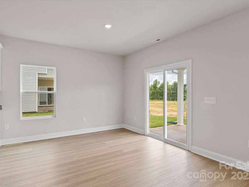 3441 Robindale Drive, Winston Salem, NC 27107.  MLS# CAR4295095, YatesRealty ID 12465. 