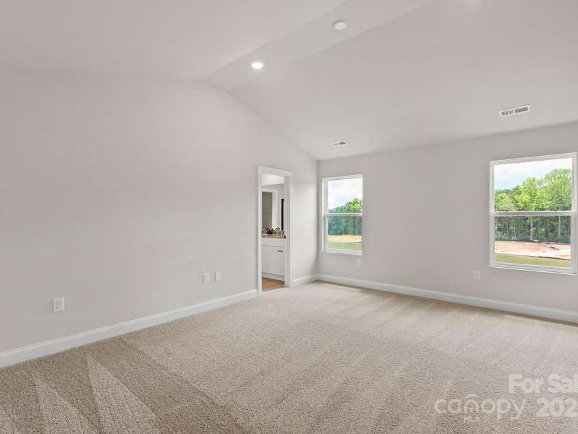3441 Robindale Drive, Winston Salem, NC 27107.  MLS# CAR4295095, YatesRealty ID 12465. 