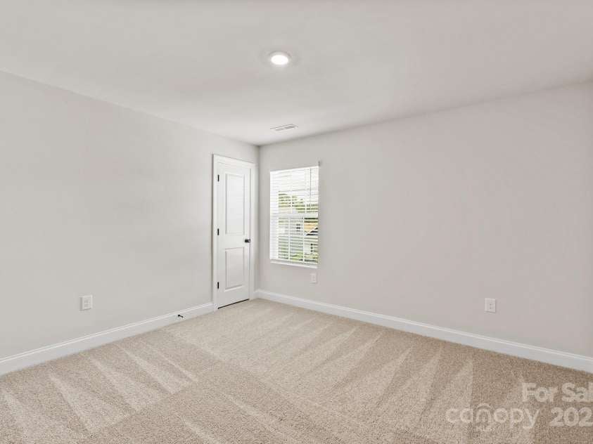 3441 Robindale Drive, Winston Salem, NC 27107.  MLS# CAR4295095, YatesRealty ID 12465. 