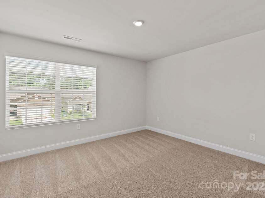 3441 Robindale Drive, Winston Salem, NC 27107.  MLS# CAR4295095, YatesRealty ID 12465. 