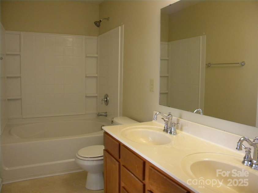 391 Morning Dew Drive, Concord, NC 28025.  MLS# CAR4249580, YatesRealty ID 12465. Primary Bathroom