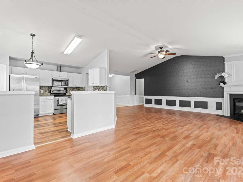 8309 Shinkansen Drive, Charlotte, NC 28213.  MLS# CAR4256523, YatesRealty ID 12469. 