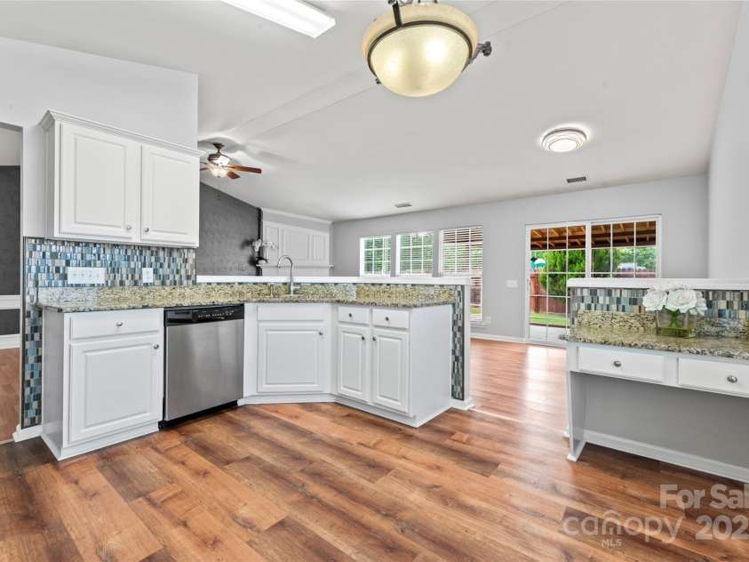 8309 Shinkansen Drive, Charlotte, NC 28213.  MLS# CAR4256523, YatesRealty ID 12469. 