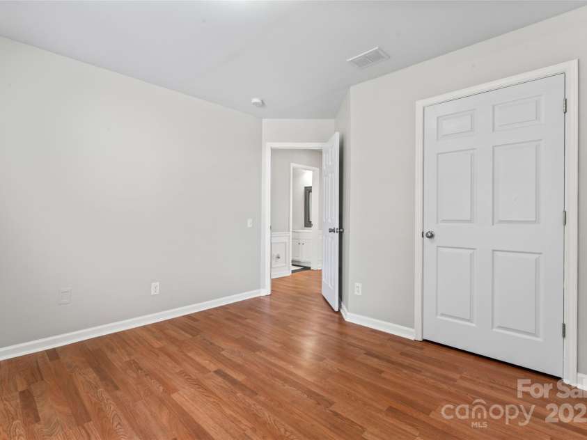 8309 Shinkansen Drive, Charlotte, NC 28213.  MLS# CAR4256523, YatesRealty ID 12469. 